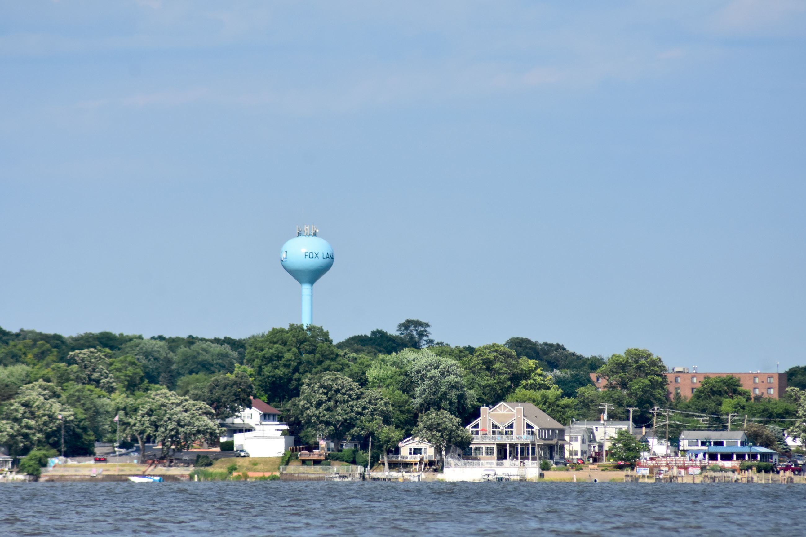 02-leslieaphoto-foxlake-watertower